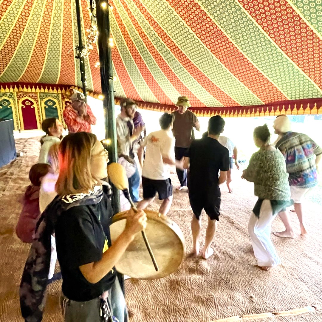 Young people dance n drum